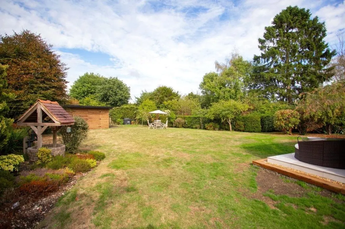 Wayfarin, Brimpton Common, RG7