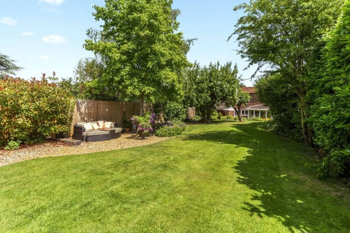 Yew Tree Cottage, Sherborne St John, RG24
