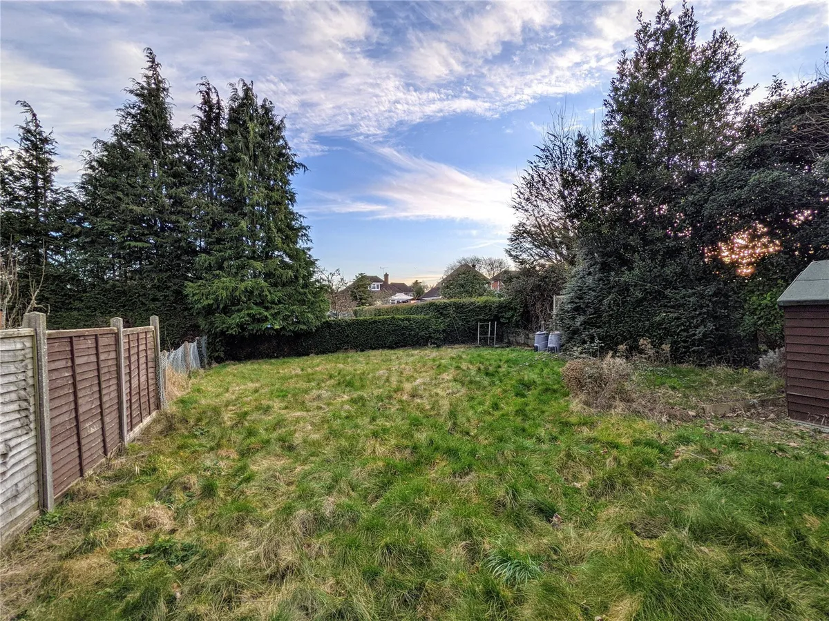 Linden Avenue, Old Basing, RG24