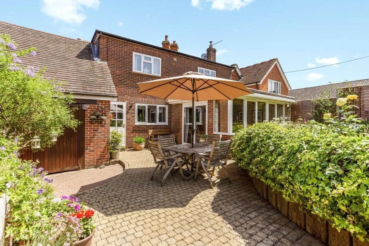 Yew Tree Cottage, Sherborne St John, RG24