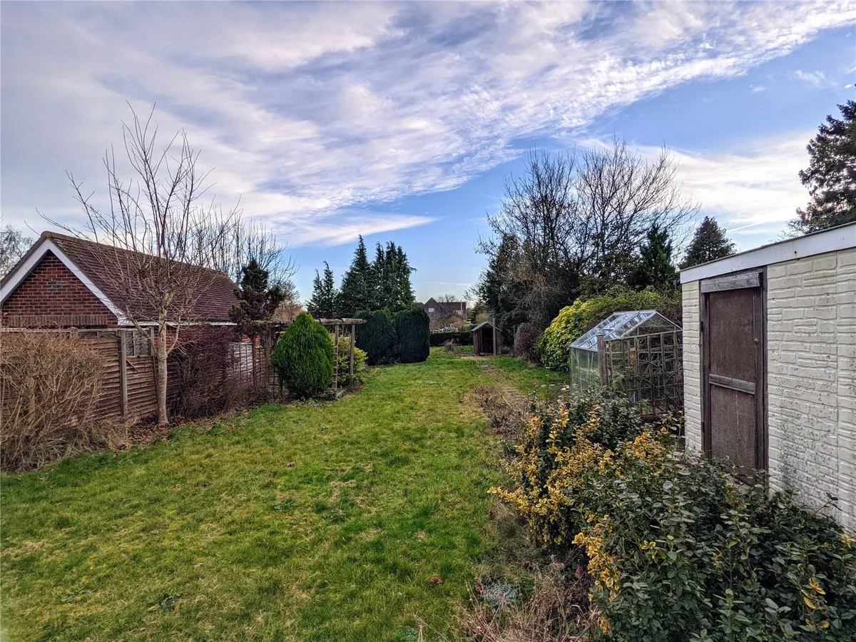 Linden Avenue, Old Basing, RG24
