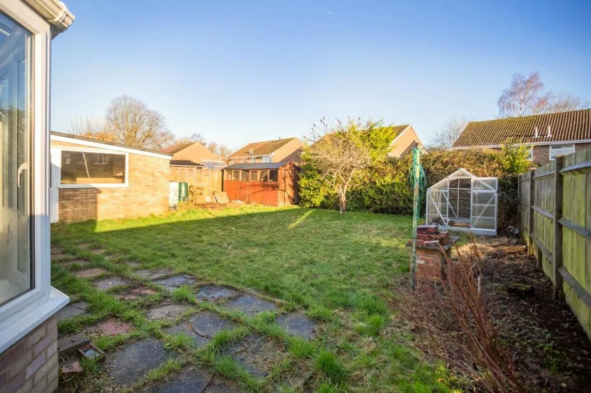 Park Close, Oakley, RG23