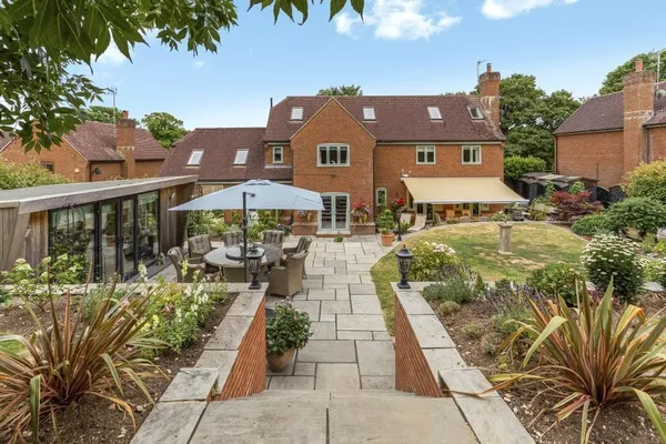Chapel Walk, Cliddesden, RG25