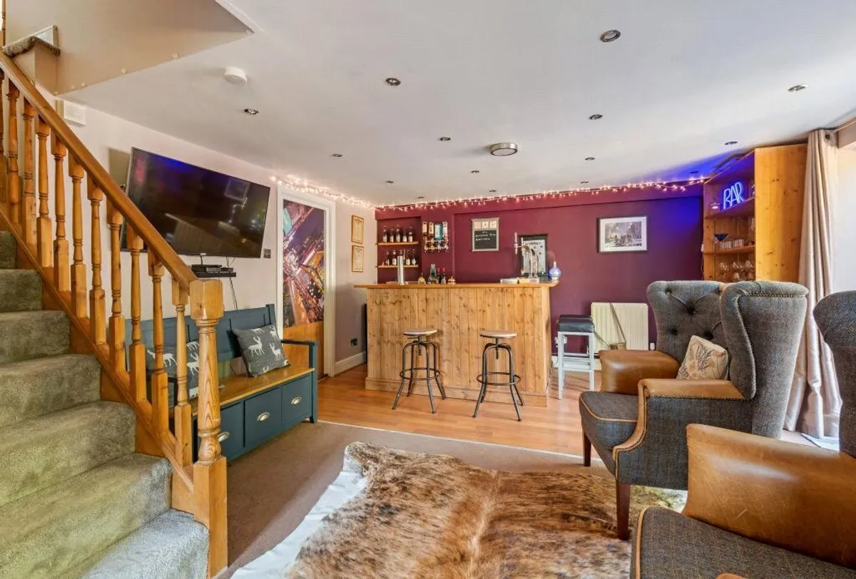 Neville Close, Basingstoke, RG21