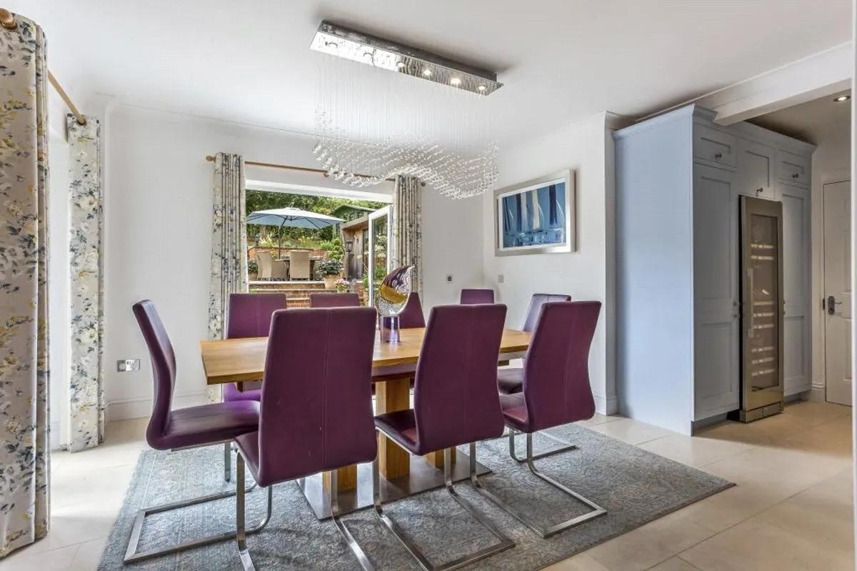 Chapel Walk, Cliddesden, RG25