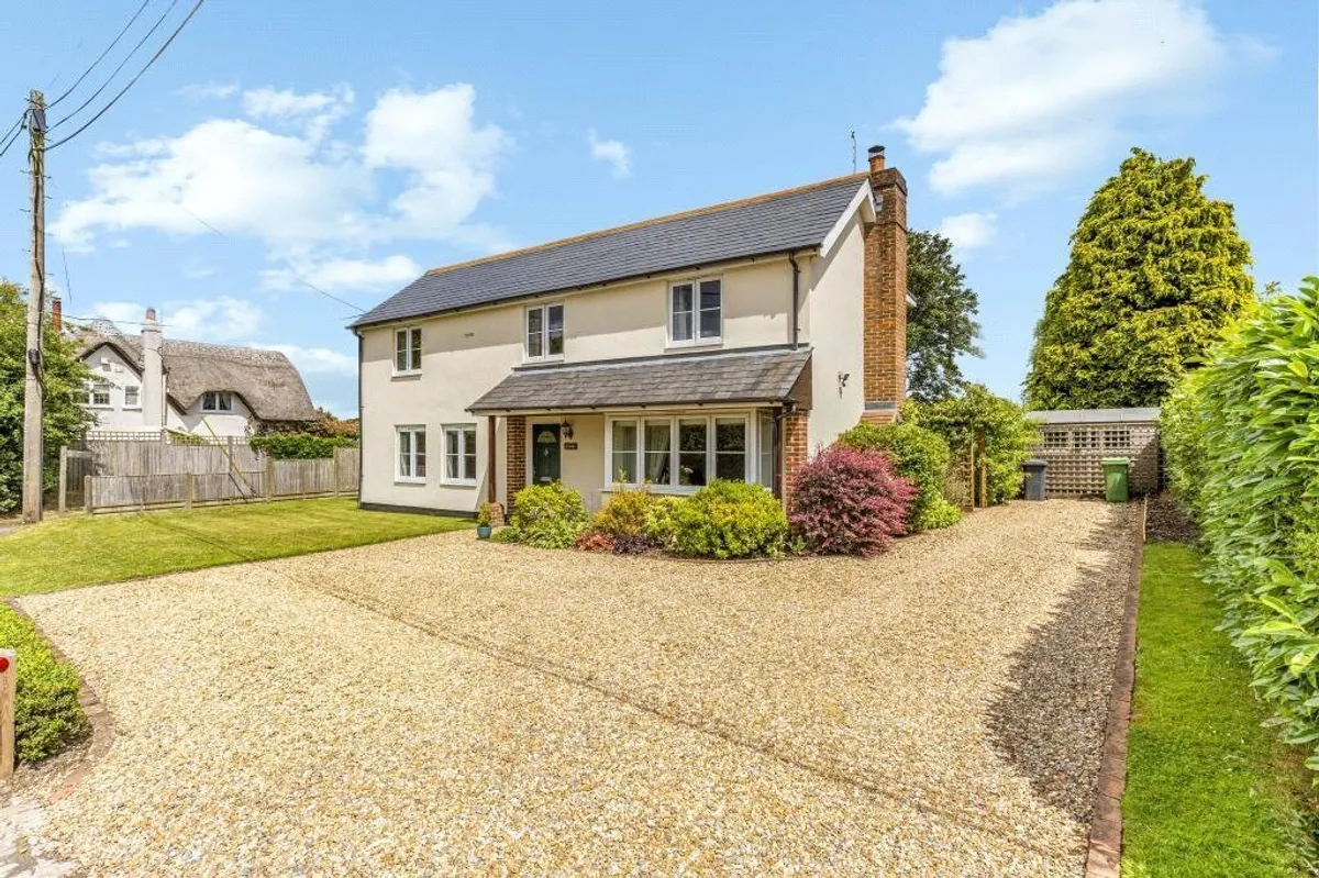 Lintells, Hannington, RG26