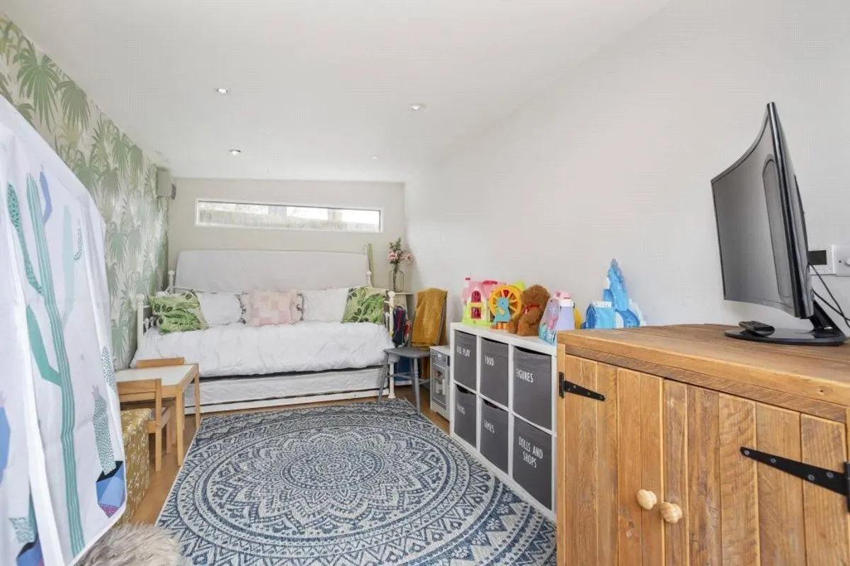 West End, Sherborne St. John, Basingstoke, Hampshire, RG24