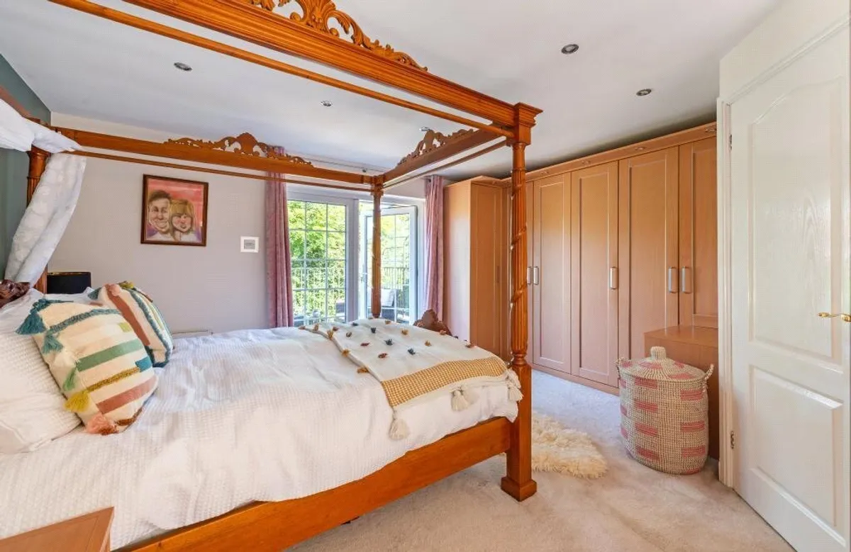 Neville Close, Basingstoke, RG21
