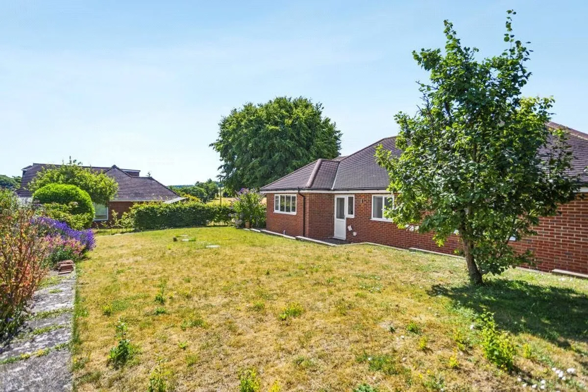 Farleigh View, Cliddesden, RG25
