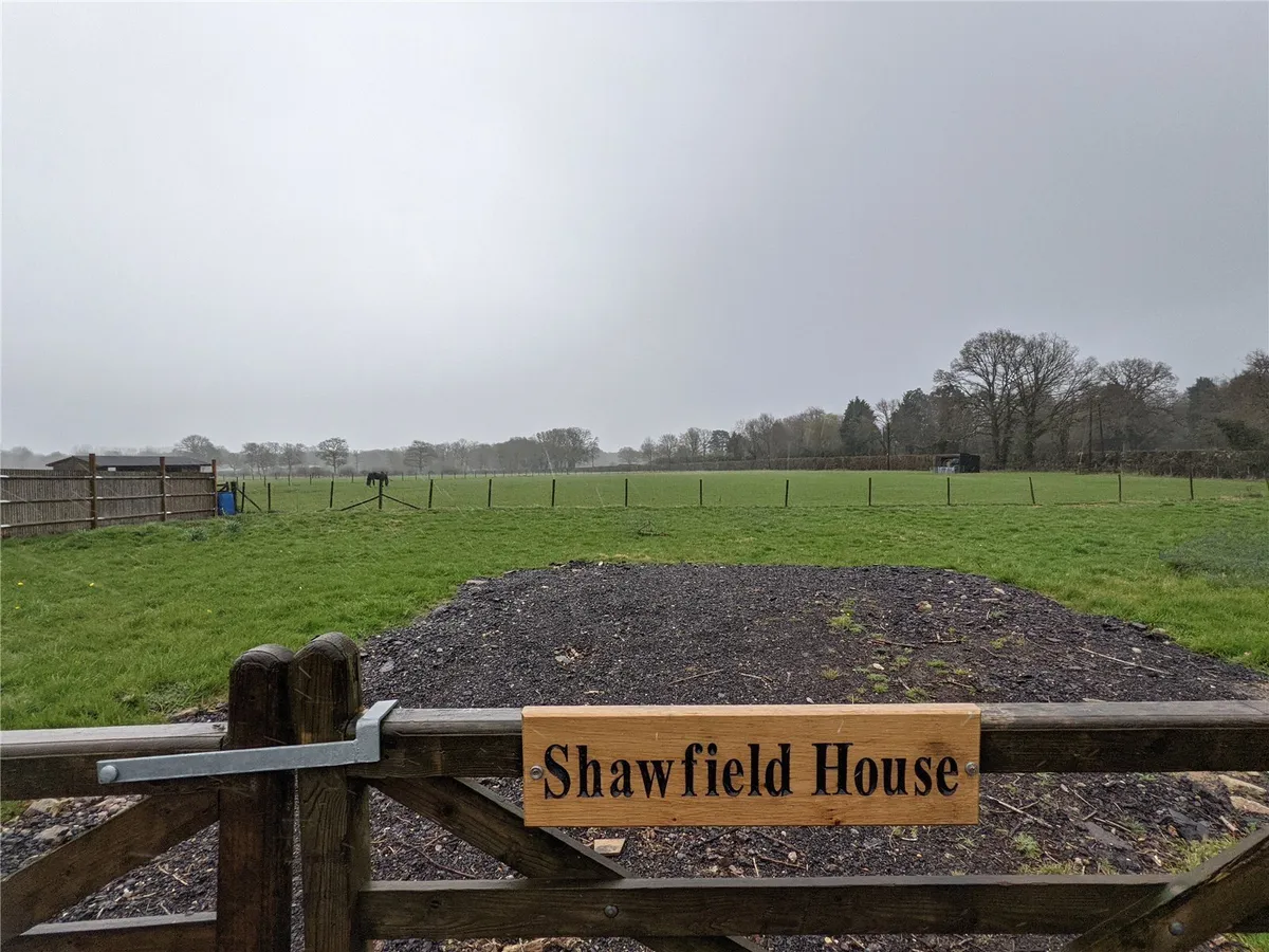 Baughurst Road, Baughurst, RG26