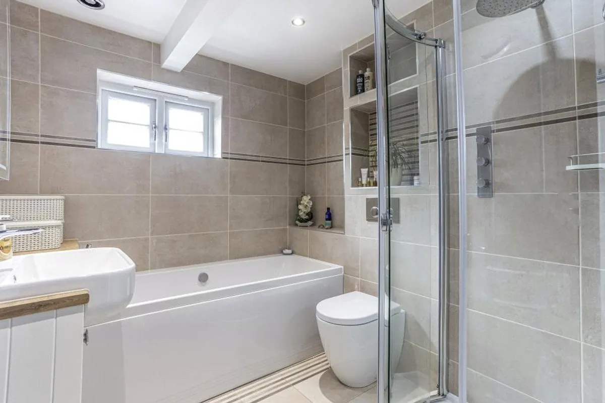 Lintells, Hannington, RG26