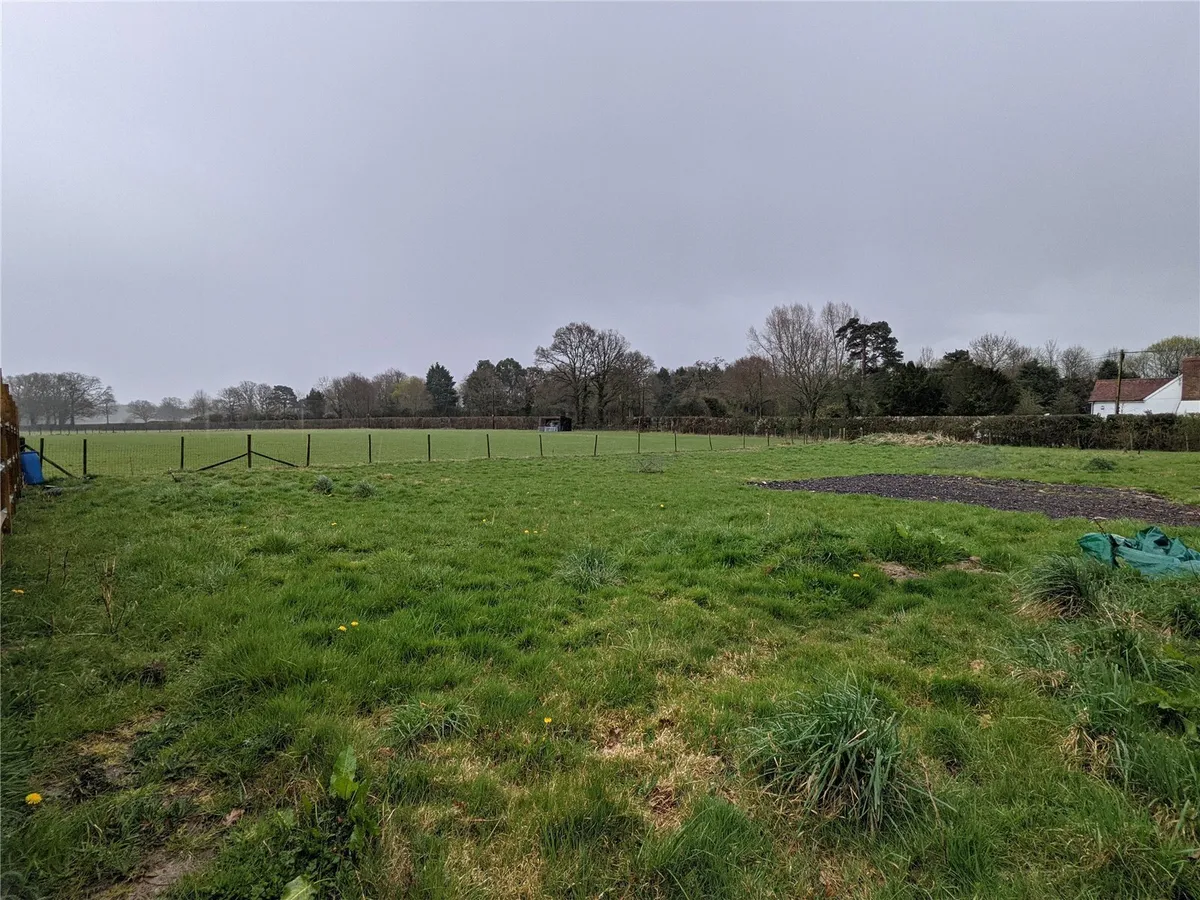 Baughurst Road, Baughurst, RG26