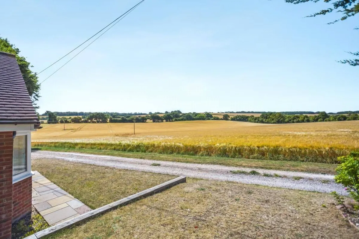 Farleigh View, Cliddesden, RG25