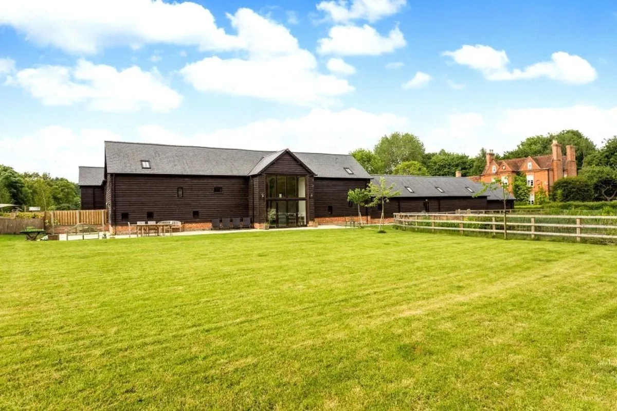 Rotherwick Barn, Bramley, RG26