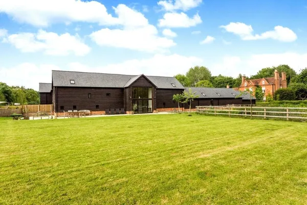 Rotherwick Barn, Bramley, RG26