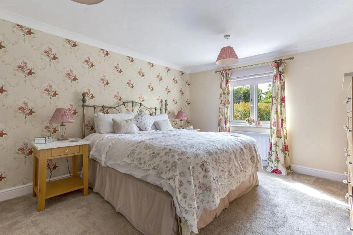 Chapel Walk, Cliddesden, RG25