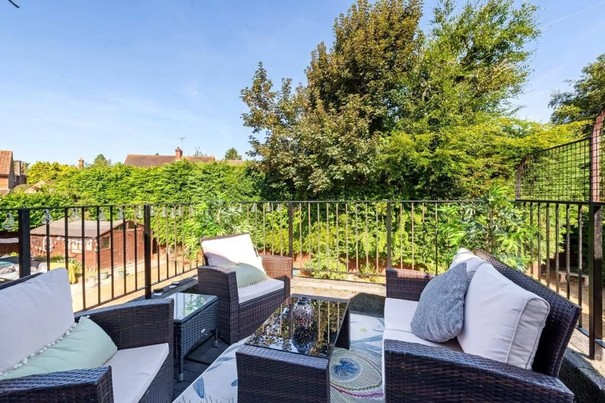 Neville Close, Basingstoke, RG21