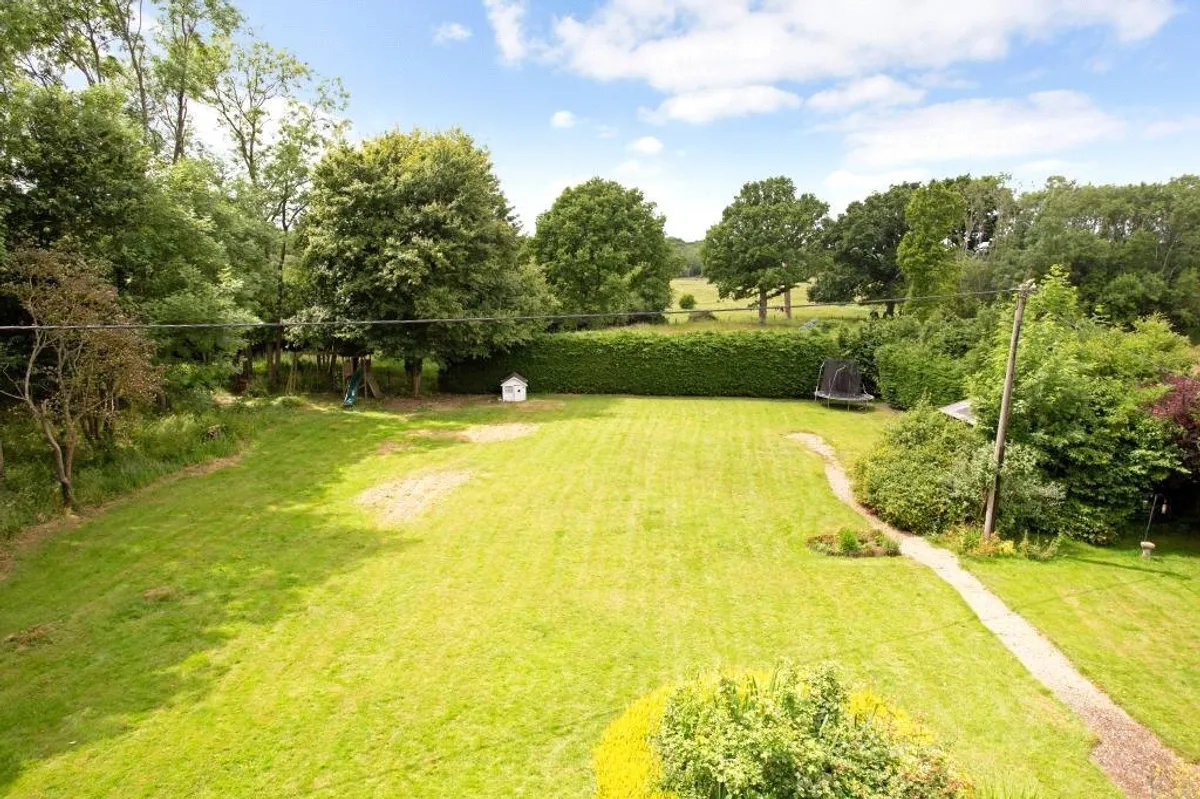 The Warren, Dogmersfield, RG27