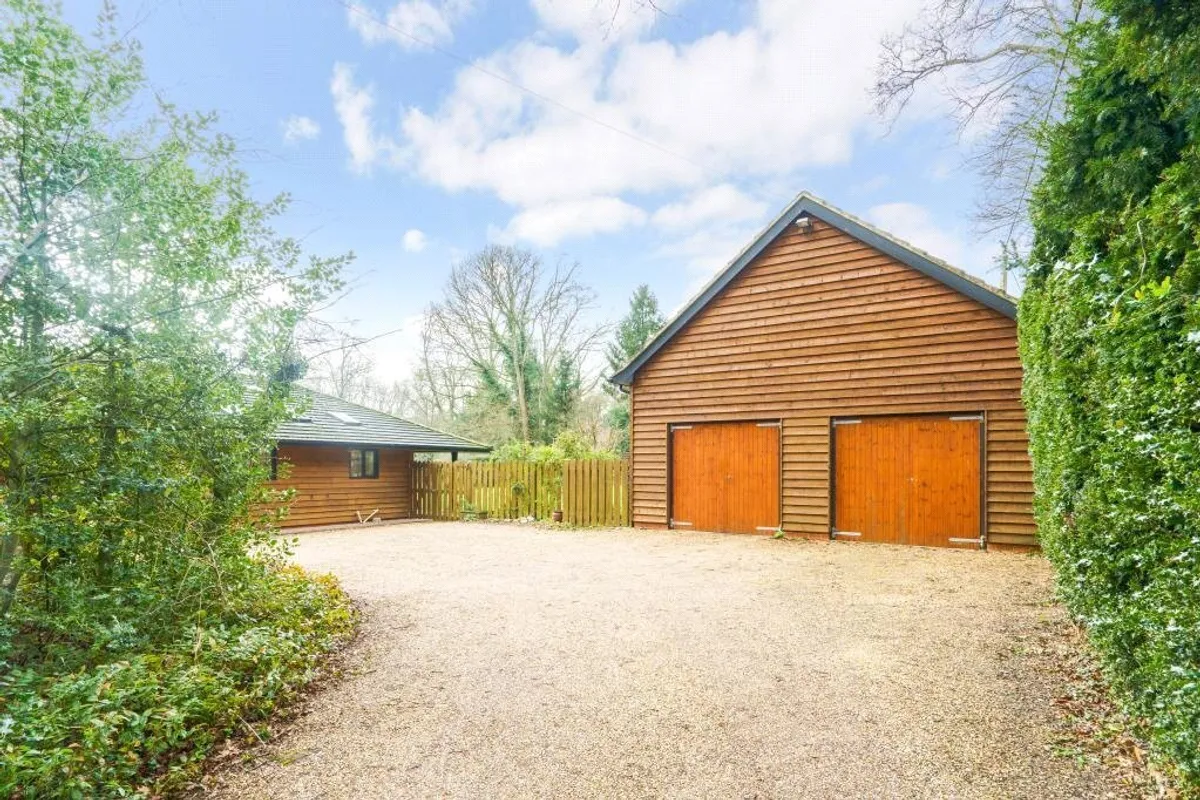 Littleholme, Clapper Hill, Pamber End, RG26