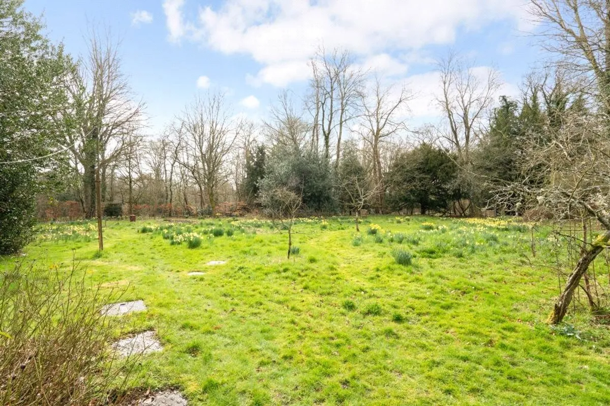 Littleholme, Clapper Hill, Pamber End, RG26
