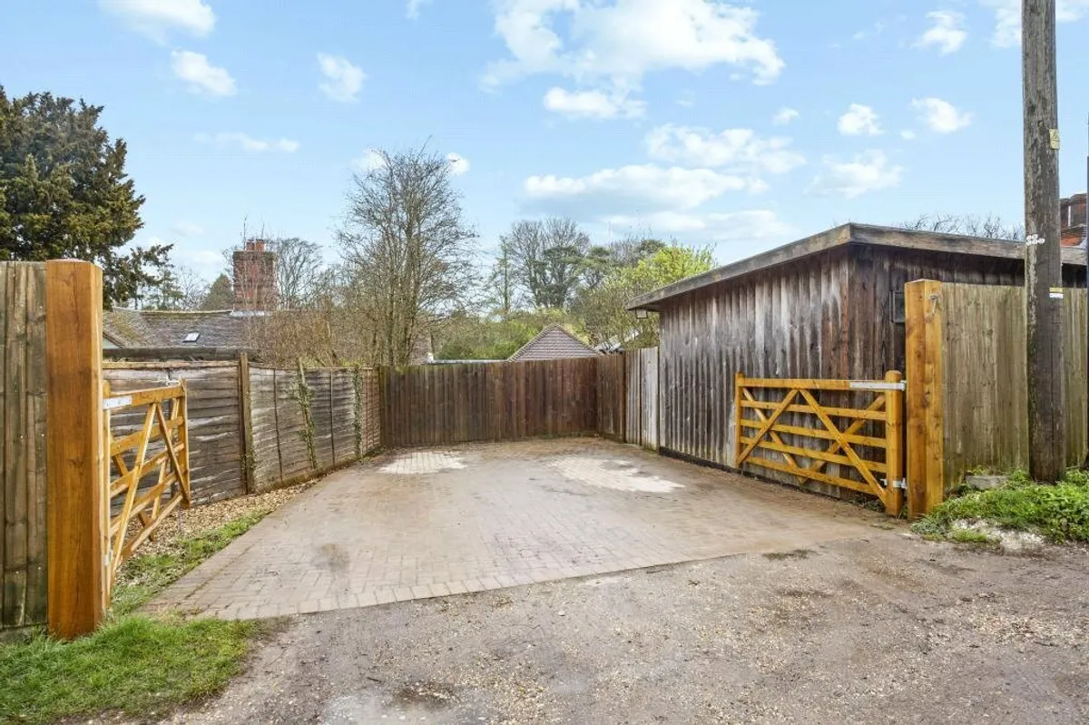 West End, Sherborne St. John, Basingstoke, Hampshire, RG24