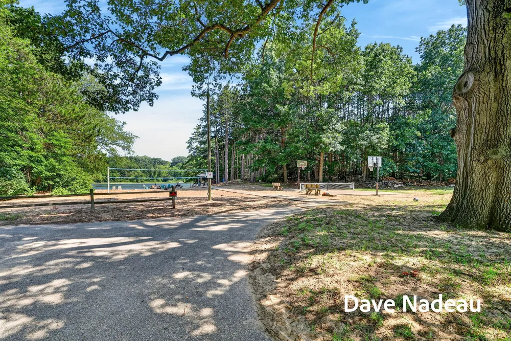 3581 65th St, Saugatuck, MI 49453-9792