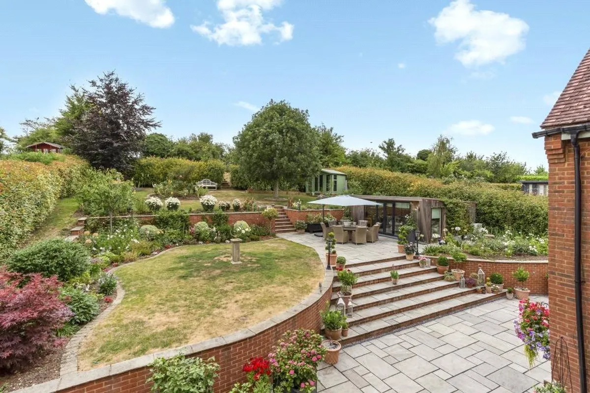 Chapel Walk, Cliddesden, RG25