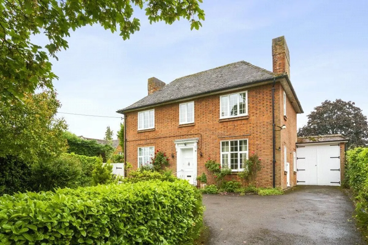 Laurels, Monk Sherborne, Nr Basingstoke, RG26
