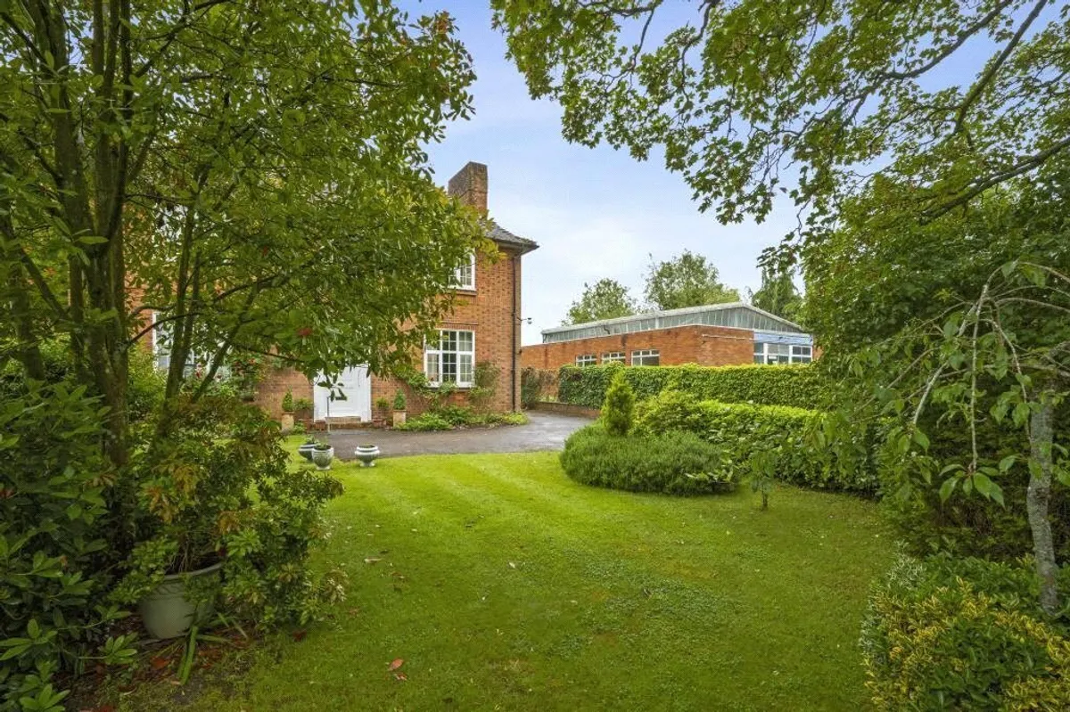 Laurels, Monk Sherborne, Nr Basingstoke, RG26