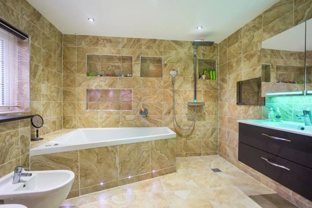 Hopton Garth, Lychpit, Basingstoke, RG24