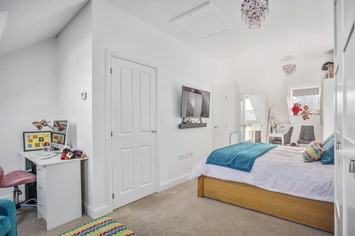 Blackmoor Drive, Basingstoke, RG24