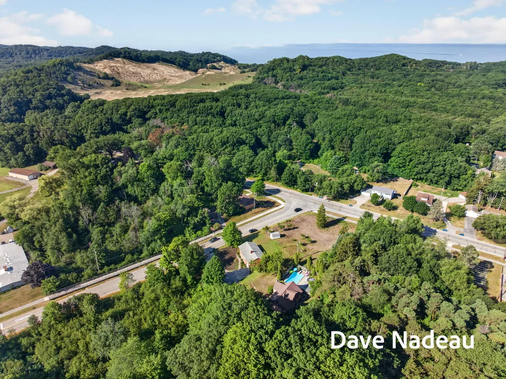 3581 65th St, Saugatuck, MI 49453-9792