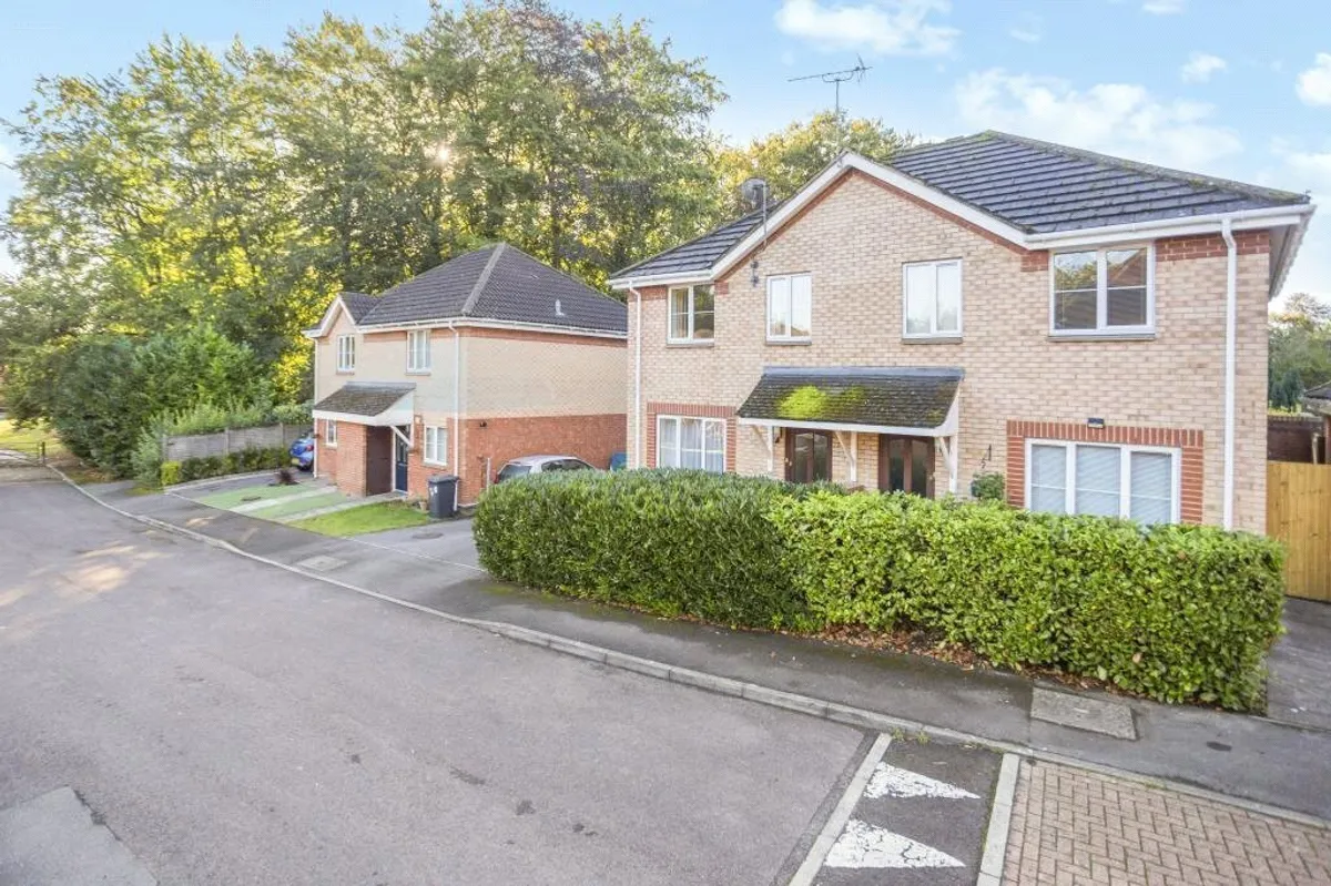 Nightingale Gardens, Rooksdown, Basingstoke, RG24