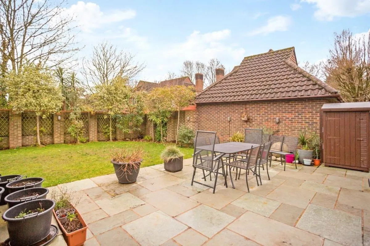 Hopton Garth, Lychpit, Basingstoke, RG24
