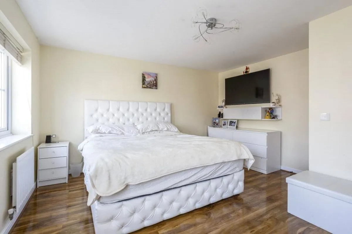 Dorset Crescent, Highfields, RG22