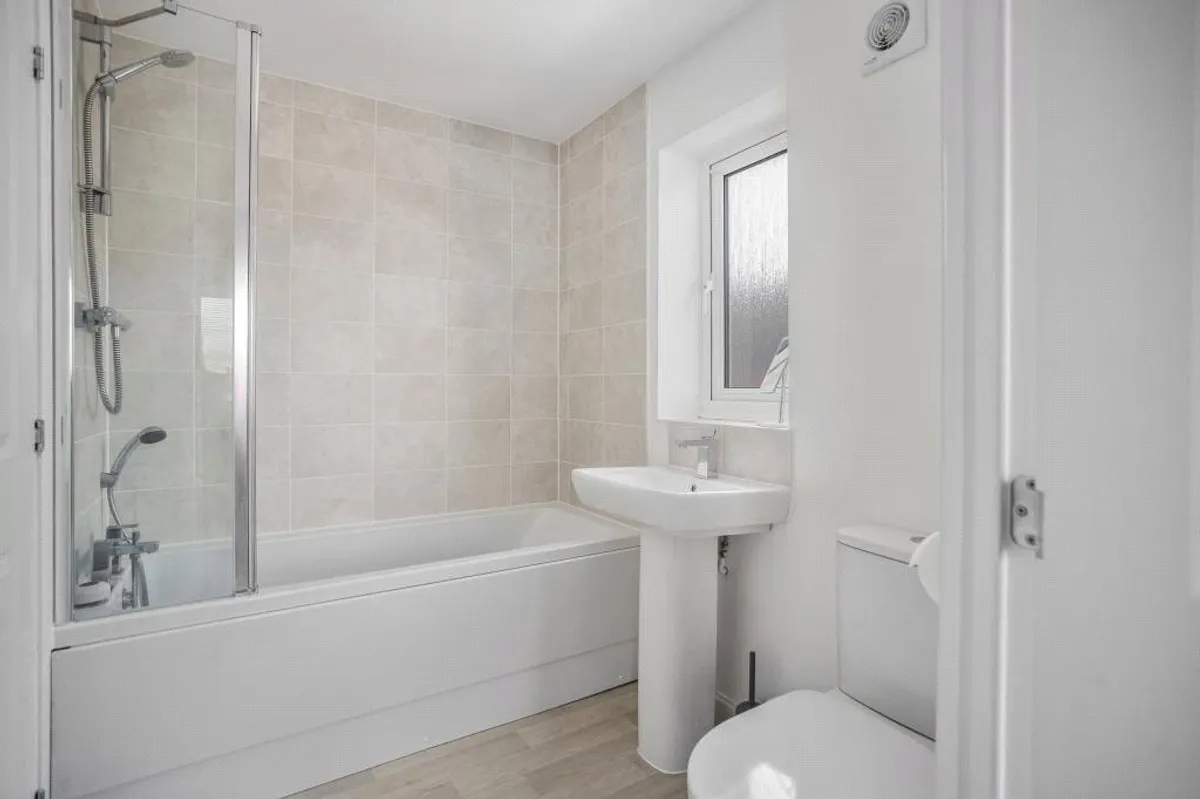 Blackmoor Drive, Basingstoke, RG24