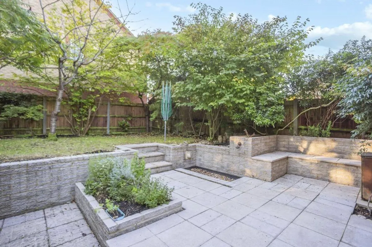 Nightingale Gardens, Rooksdown, Basingstoke, RG24