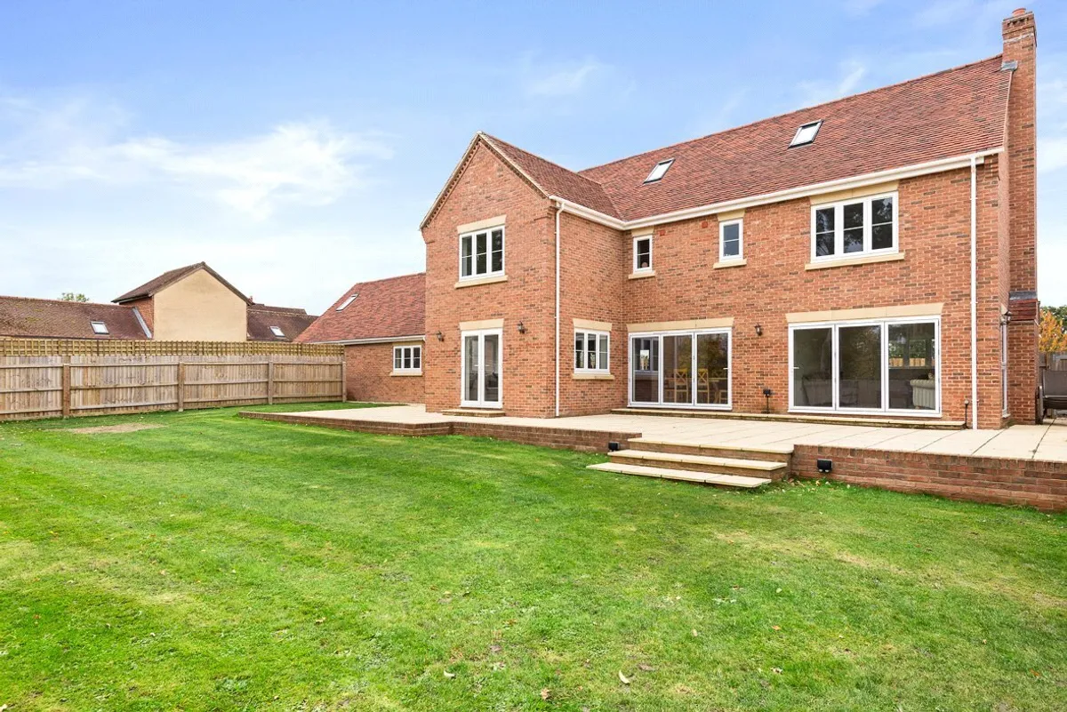 Baughurst Rd, Baughurst, RG26