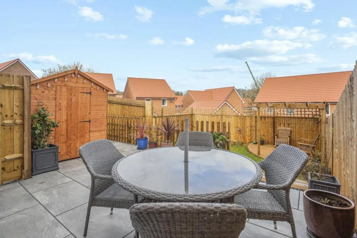 Blackmoor Drive, Basingstoke, RG24