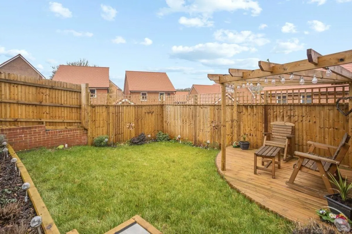 Blackmoor Drive, Basingstoke, RG24