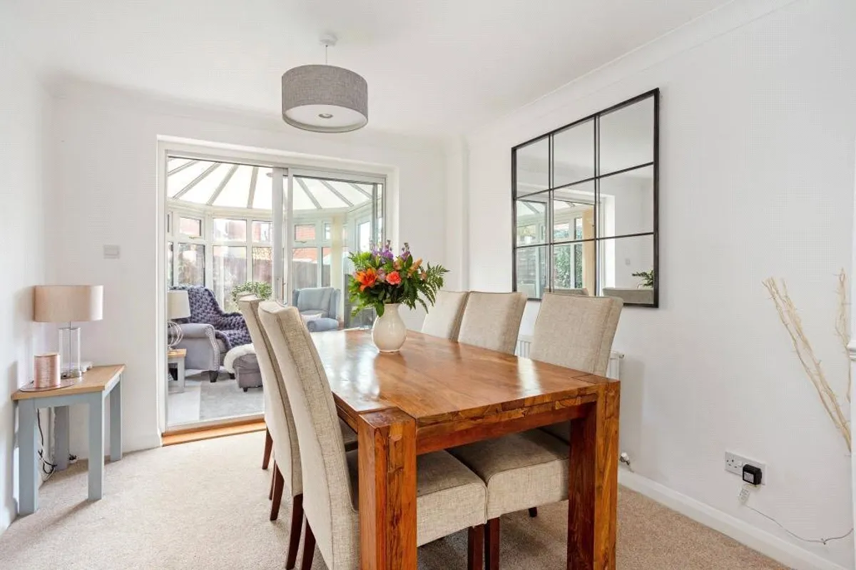 Saffron Close, Chineham, RG24