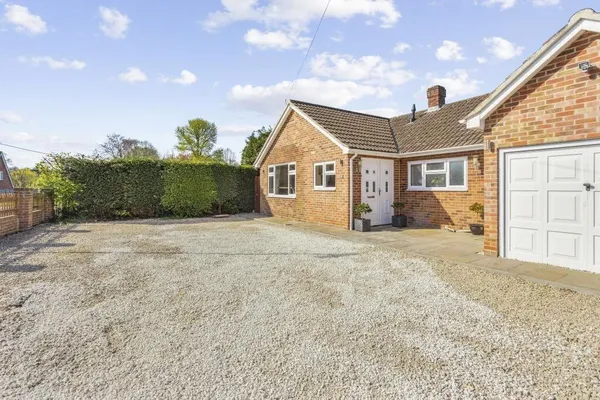 Oakley Lane, Oakley, RG23