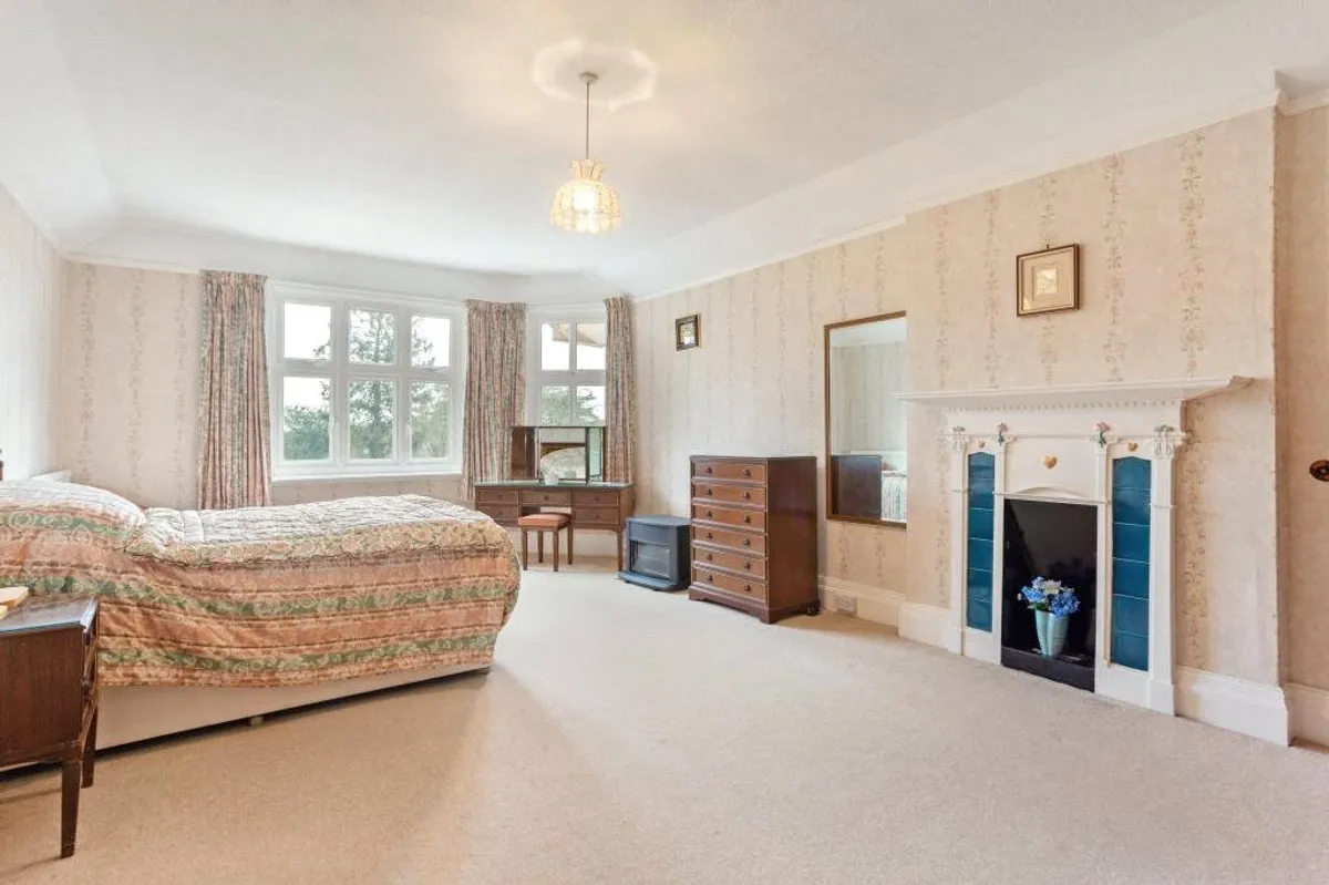 Cliddesden Road, Basingstoke, RG21