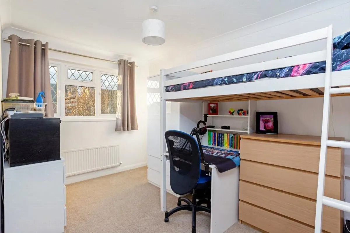 Saffron Close, Chineham, RG24