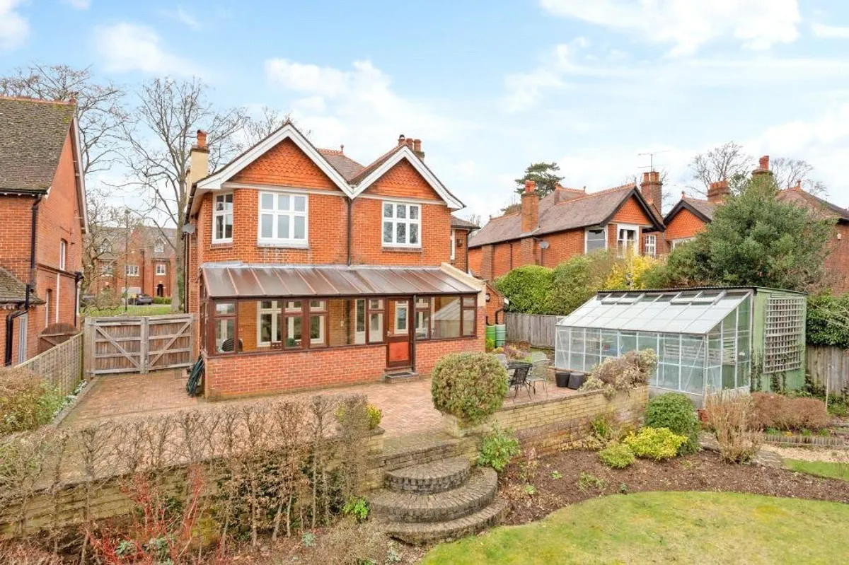 Cliddesden Road, Basingstoke, RG21