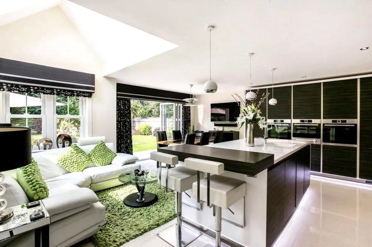 Greenwoods, Bramley, RG26