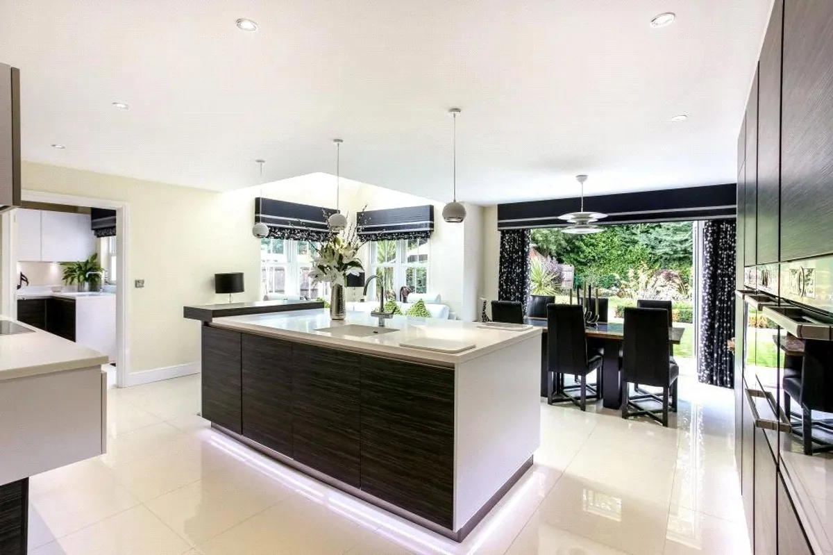 Greenwoods, Bramley, RG26