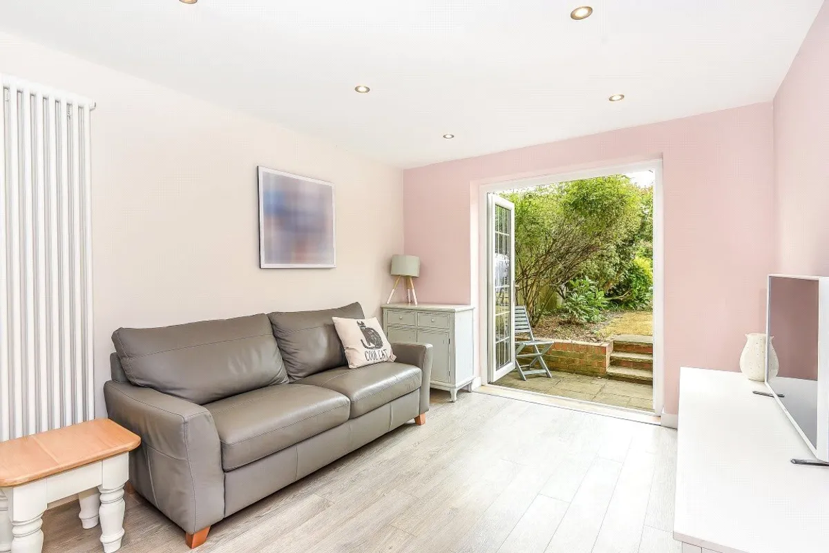 Round Oak Cottages, Padworth Common, RG7