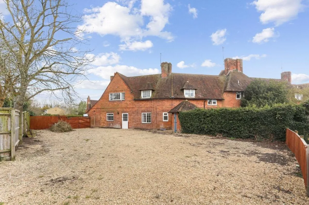 Church Street, Theale, RG7