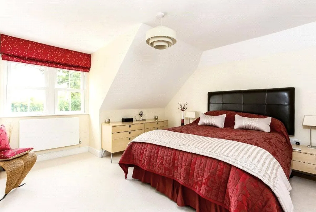 Greenwoods, Bramley, RG26